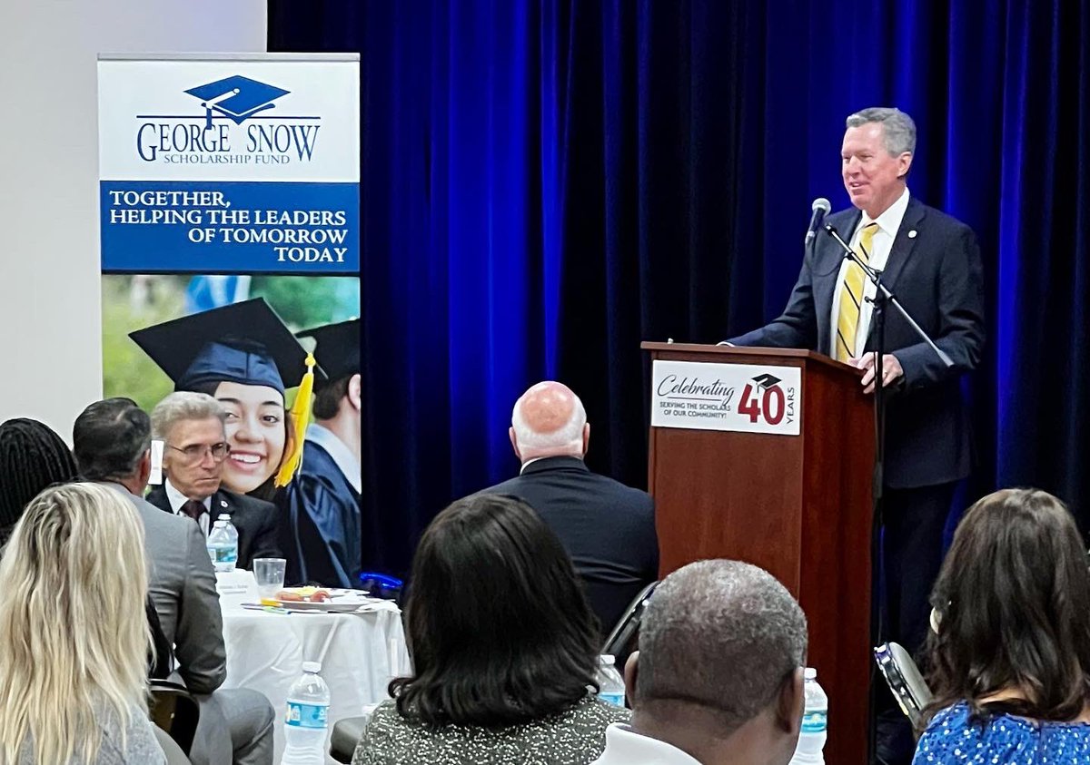 robindeyo's tweet photo. Education is a Game Changer!  The @snowscholarship is celebrating its 40th Anniversary and we need your help to make our 40th/$400K campaign a success.  Please consider making a donation to support our efforts during National Scholarship Month!  https://t.co/u3eawKZyqF https://t.co/GlTuKy6UUc