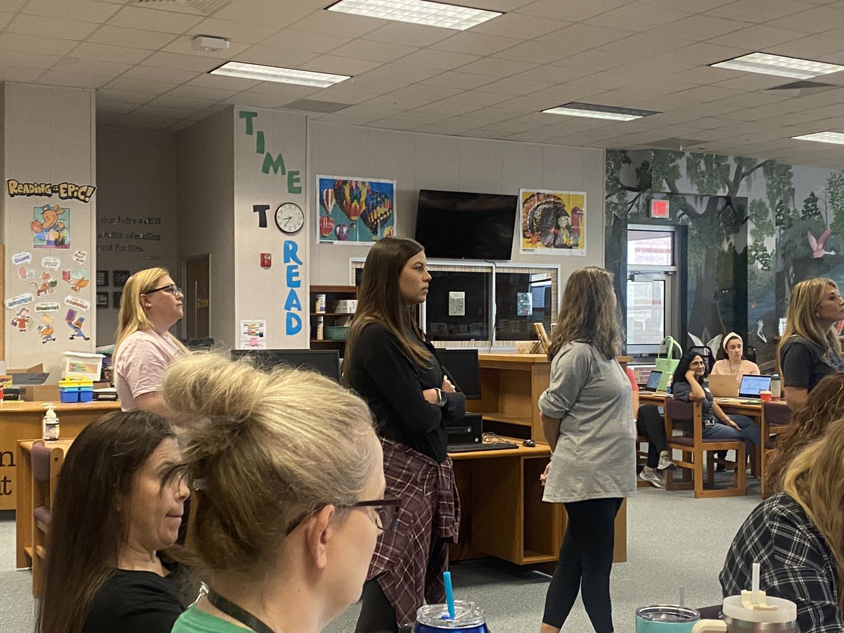 SancSandy's tweet image. Love how our personalized learning team teaches our campus #reflectioniskey #ourteachersempoweringteachers @GilmoreCCISD