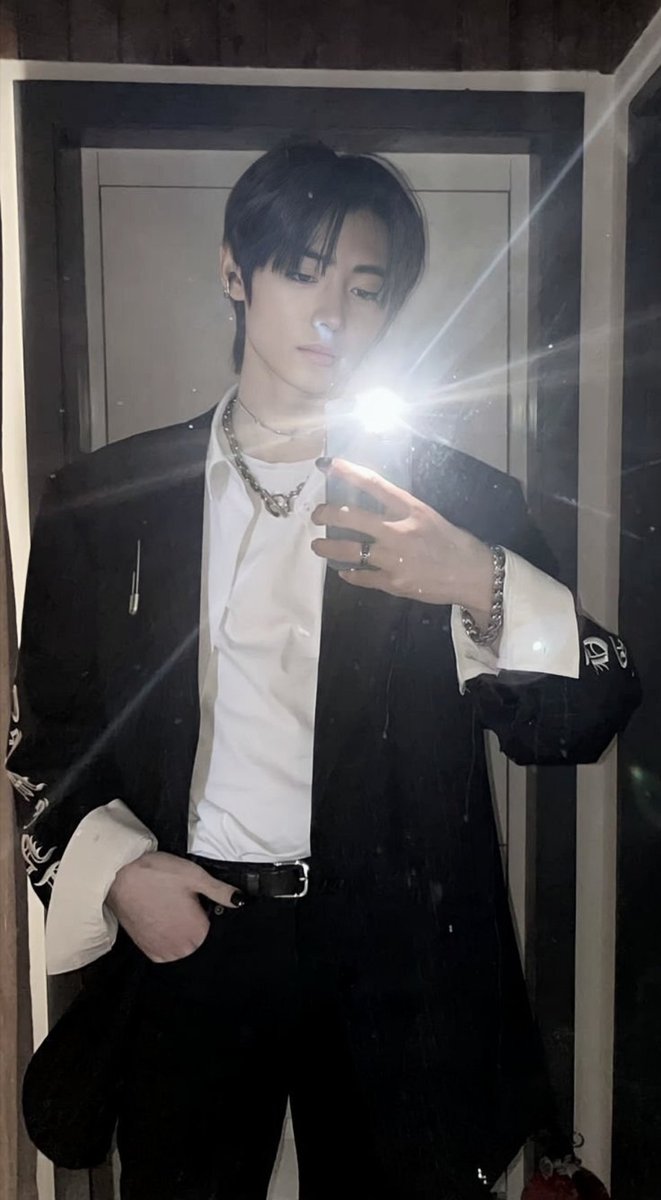 025PSH's tweet photo. he was sunshine, I was midnight rain.

#ENSD #ENGENESelcaDay 
#ENHYPEN #SUNGHOON 
@ENHYPEN_members https://t.co/d80hEgyUWd