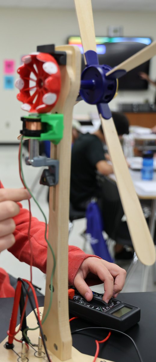 It's a great day to celebrate #NationalSTEMday EMS ISD building our STEM culture everyday! <a href="/EMSISD/">EMS ISD</a> #emsisdSTEM