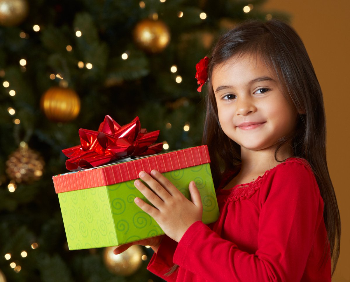 OneDublinOhio's tweet photo. This year school counselors identified a record number of students who are experiencing a temporary hardship and would benefit from our Adopt-A-Family program. Will you consider helping us make their holiday season bright? Visit https://t.co/iMyWsTQvOR. https://t.co/oyNadLH1Me