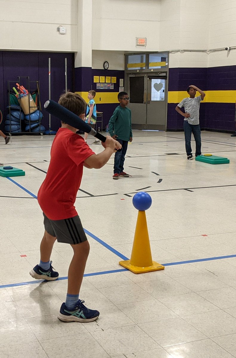 AndrewsPhysEd's tweet photo. "Over/Under Baseball" - We use a free bat from @USABaseball plus: a cone, gator ball, step aerobics block (base) &amp; deck ring. Batter hits ball, runs back &amp; forth to the base while fielders gather ball &amp; complete "over/under." Get batter out by placing ball in deck ring! #funatbat https://t.co/ghof5ES5xI