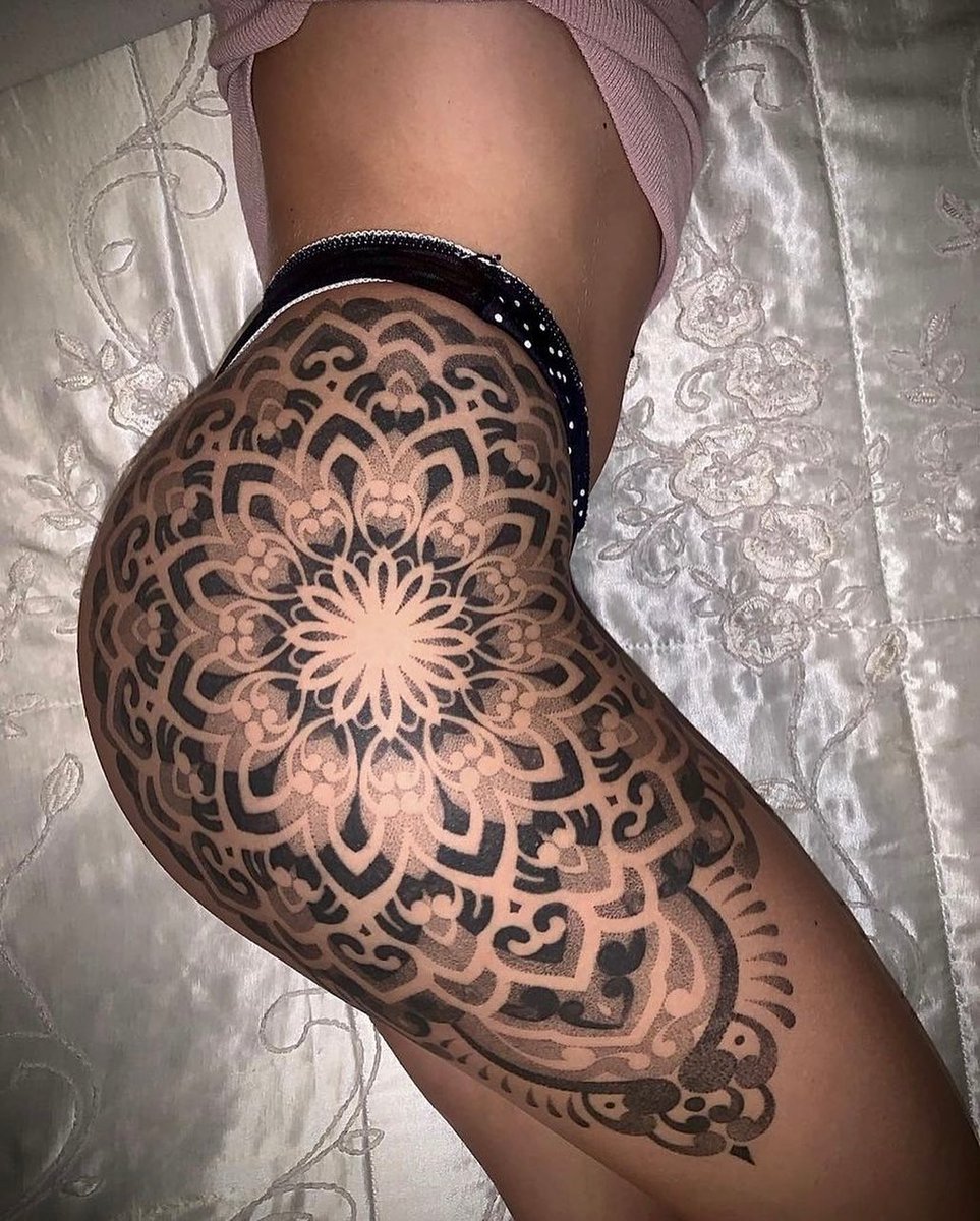 TattooedModelsG tweet picture