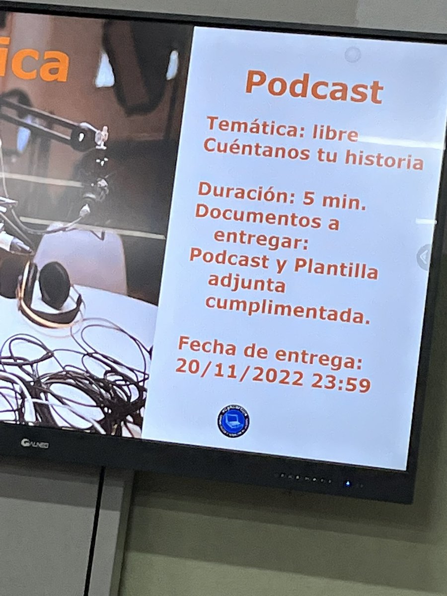 chayma_elhaddad's tweet photo. Hoy hemos tenido el placer de conocer a @moadiario para explicarnos todo lo necesario acerca del #Podcast. Gracias por haber sacado de su tiempo y por esta charla tan interesante.
#CyACartuja #reporteratwittera https://t.co/3EIykQGHNb