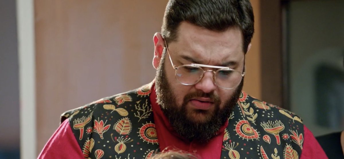 Rosalinedreams's tweet photo. Ram complaining about a headache to Adi was too cute. Felt like a child complaining to his father. 

#NakuulMehta #BadeAchheLagteHain2 https://t.co/vpnsHr9HFj
