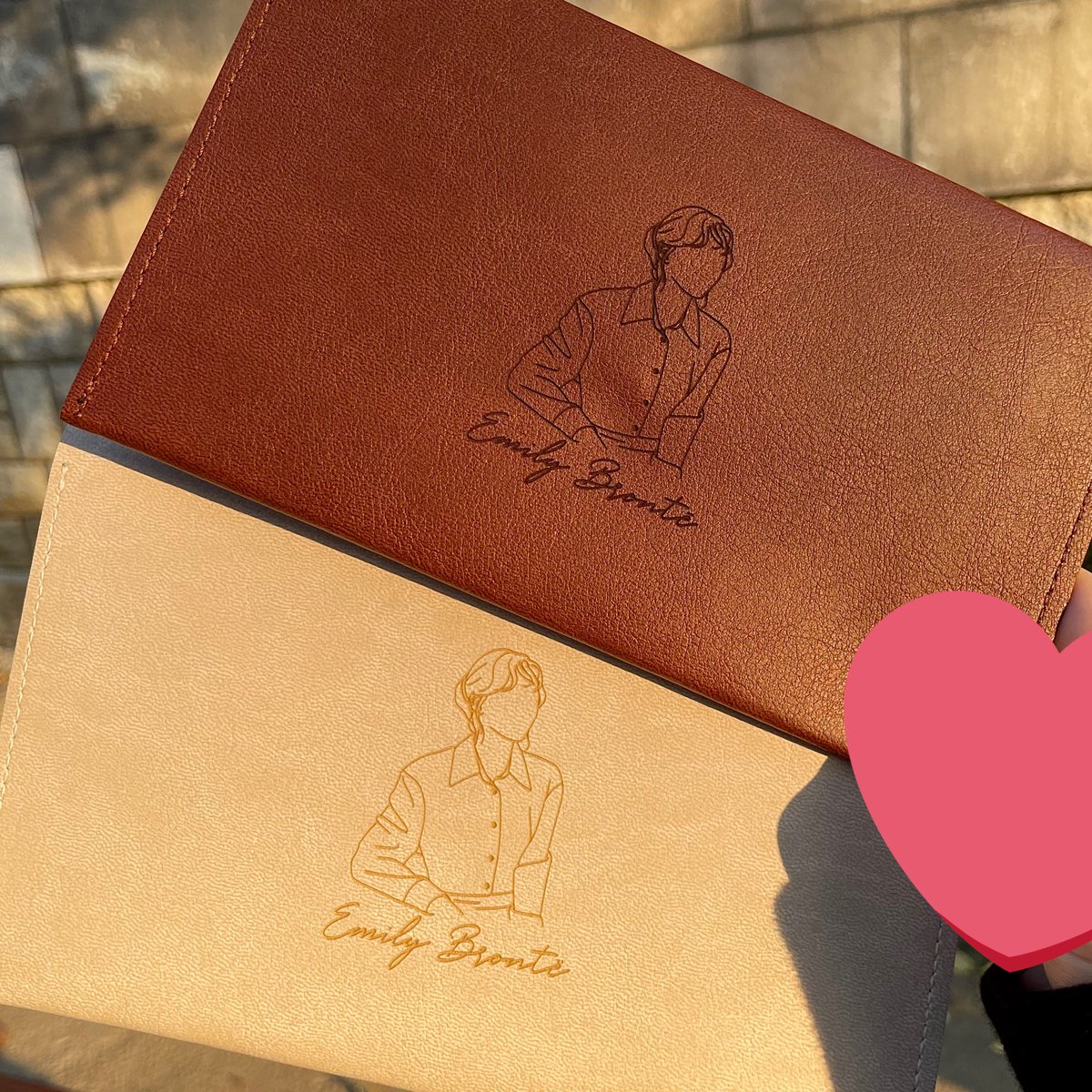 tangtange_'s tweet photo. 후밀리 티켓파우치 RT 이벤트
근데이제.. 앞면 마지막 i를 뒤늦게 얼레벌레 ���인해가지고 정렬 안맞고 간격 이상함…
대충보면 티.. 나지만ㅜ 그래도 뒷면은 나름 잘나왓어요 받으실분◠‿◠
RT 추첨 두분 드릴게요 https://t.co/KqxjfqkzPH