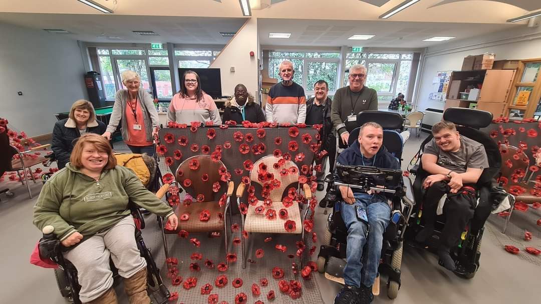 ascdudleymbc's tweet photo. Look out for @ascdudleymbc #Queenscrossnetwork on BBC midlands today. Recycling used plastic bottles into a beautiful poppy waterfall...Well done to everyone. FANTASTIC achievement. https://t.co/5OyxYSZro3
