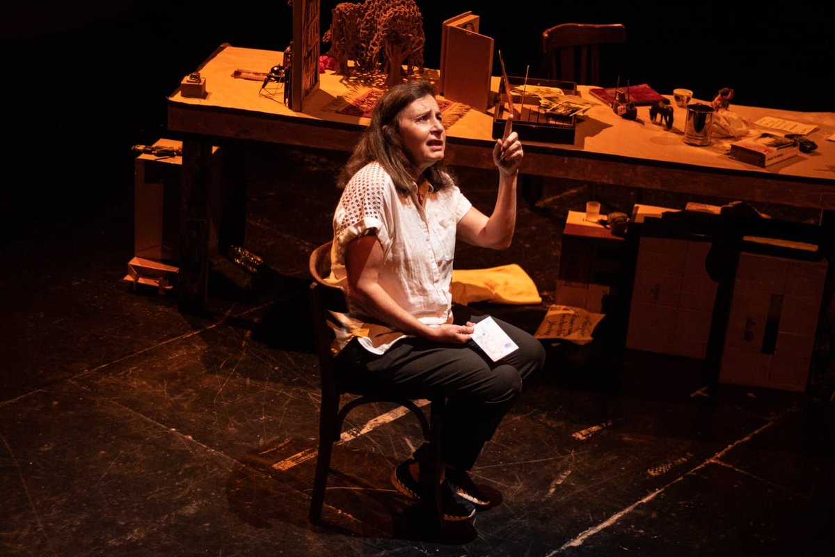 EmbaMexAr's tweet photo. 📢Cómo parte del 1er. Encuentro Internacional sobre Teatro y exilio, recibimos a: la actriz @verolanger,  Carolina Vaca Narvaja y Rodrigo Marcó del Pont. 
🗓️Sábado 12/11, 11:00hrs.
🎟️Entrada libre. Registro: cooperacionarg@sre.gob.mx
Cupo limitado (últimos lugares)
📌Arcos 1650 https://t.co/dQLQzUi9Gx