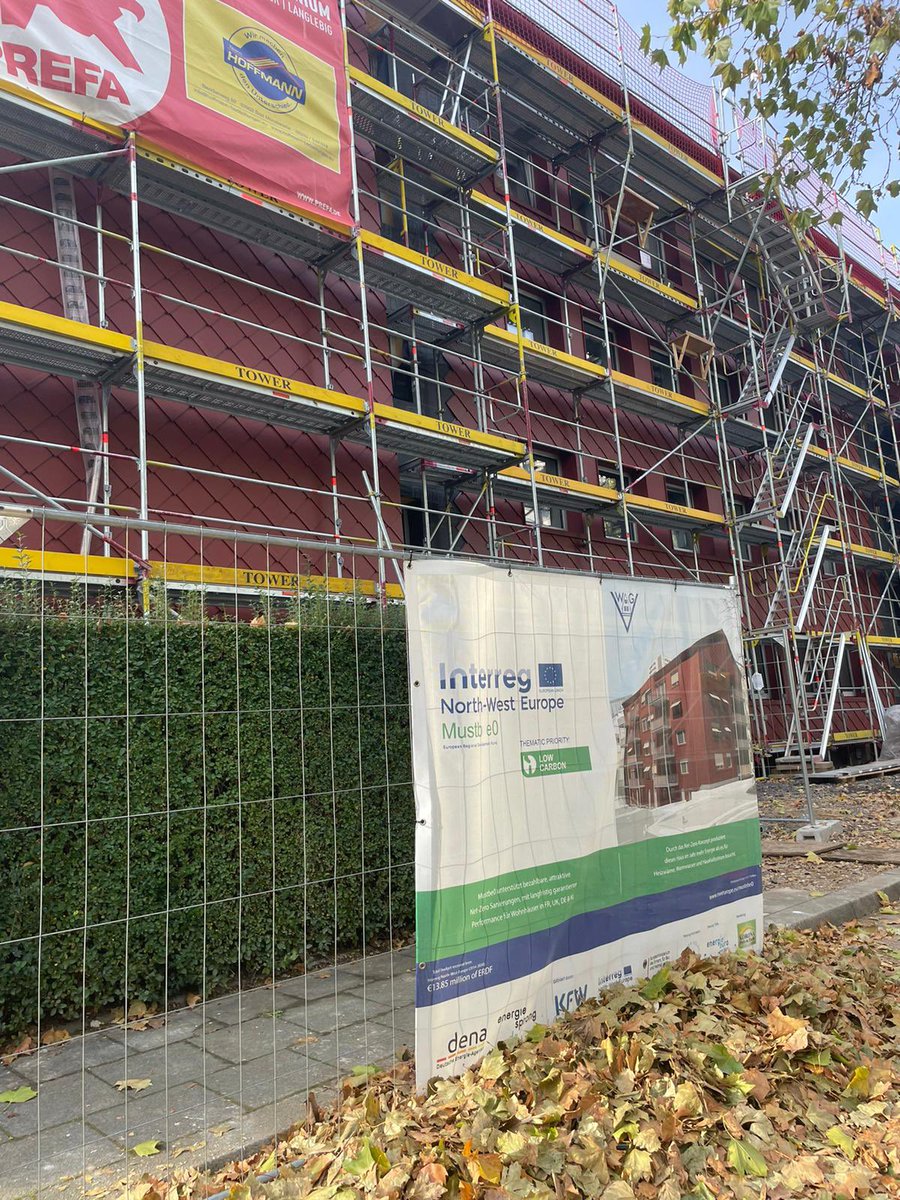 EnergiesprongEU's tweet photo. 🇪🇺We’re in #Cologne for 2 packed Partner Days for the #MustBe0 project, part-funded by @INTERREG_NWE.
🏗Great site visit yesterday to the @EnergiesprongDE #retrofit project of a 1962 4-storey building, where 992 m2 are being modernised to #netzero standard with partners #WGAV♻️ https://t.co/CYS4GKE5fK