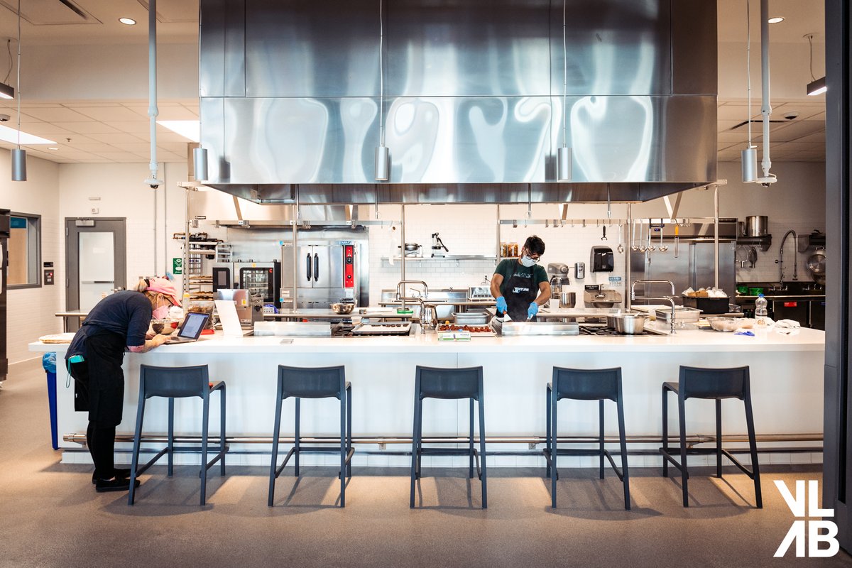 Do you like food? We sure do! With more than 800sq. ft. of space and an open layout, our commercial-grade kitchen provide students with a space to test out recipes for their food and beverage startups, and collect feedbacks through sampling events.