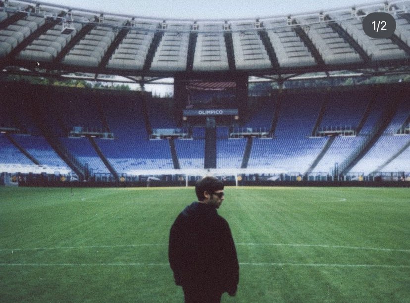 SpottiSamuele's tweet photo. Gazzelle Roma stadio olimpico per il mio compleanno madonna piango https://t.co/yF0vvD0oFt