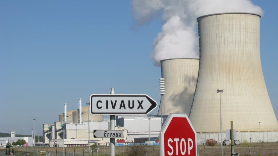 BFMTV's tweet photo. EDF confirme un incident dans le premier réacteur de la centrale nucléaire de Civaux
https://t.co/T5s5aw0Avj https://t.co/hmnInHRnqM