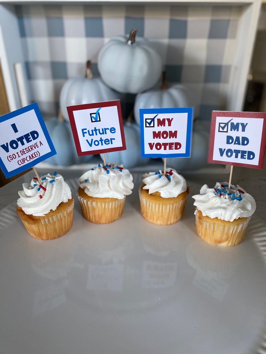 teacher_baker's tweet photo. @MalloryMcMorrow We are selling these at our bake sale today as a fundraiser for our students. https://t.co/lWBnYL7eS5