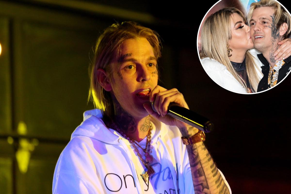 New York Post on Twitter "Aaron Carter's fiancée Melanie Martin reacts