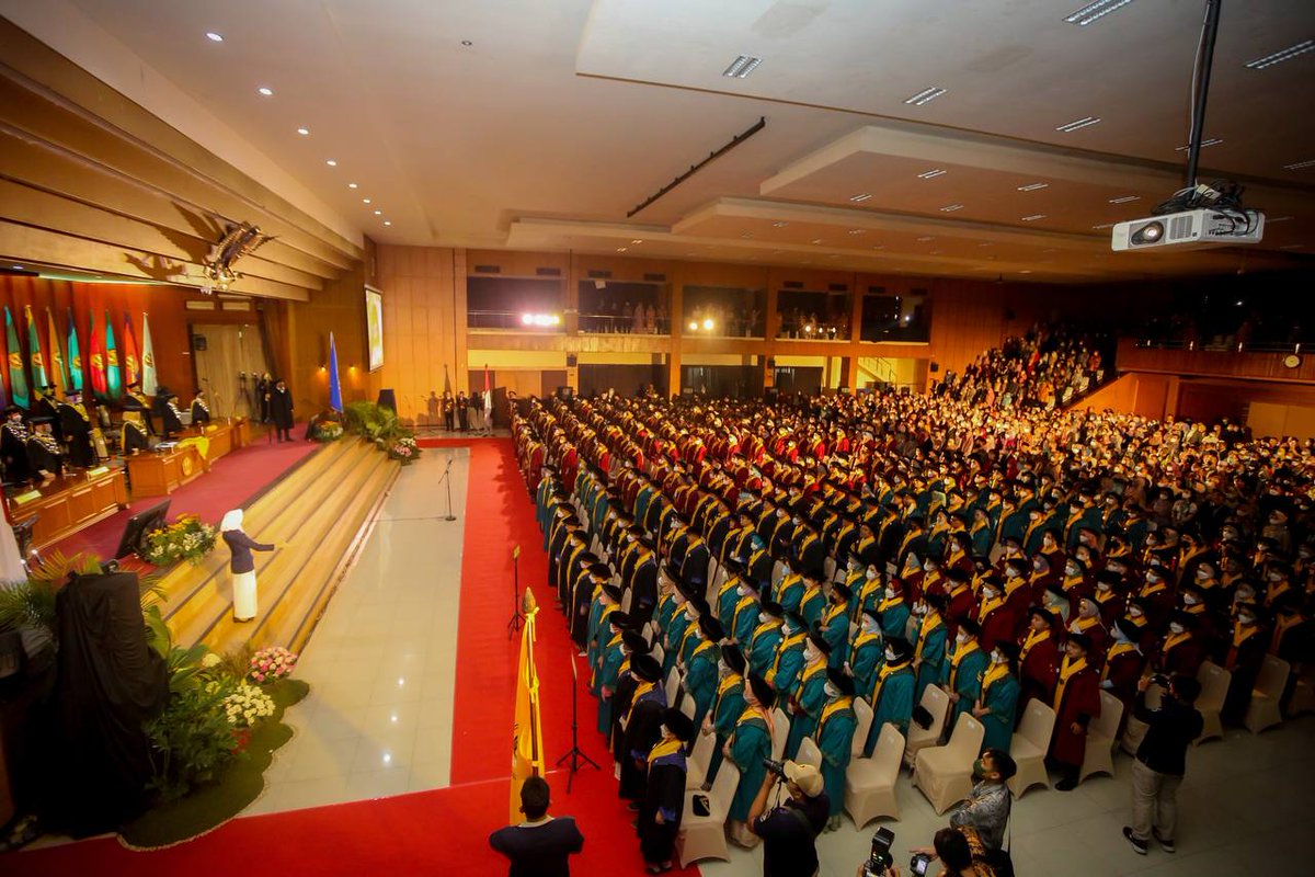 Sekda Kota Bandung jalani prosesi Wisuda Doktor 🎓

Pak Ema resmi mendapat Gelar Doktor setelah menjalani kuliah pascasarjana Doktoral Administrasi Publik dari Fakultas Ilmu Sosial dan Ilmu Politik Universitas Padjadjaran dan lulus dengan predikat sangat memuaskan.