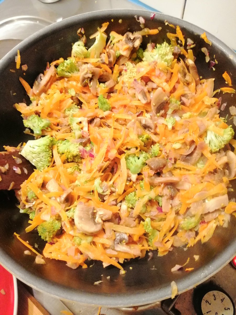 #healthinessishappiness
I really enjoy cooking vegetables, they are so beneficial for health. Smells and tastes to stimulate the taste buds 😍😋
Day 4
@RealMommyTokyo @BebeChez_eth <a href="/AmberMetaNFT/">Amber</a> <a href="/Kakarot_F23/">Kakarot ❤️ WELL3 🌈</a> <a href="/Onlycryptss/">🌙 Sara | マキナ</a>
#YGPZ