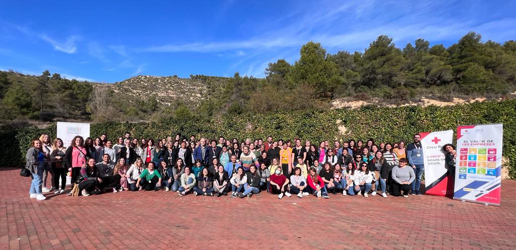 OcupacioCR's tweet photo. Donem per acabada la #TrobadaAutonomica amb la visita de @JosepQuitet president de @CreuRojaCAT que dona valor a la feina que fa l’equip de #OcupacioCreuRoja 👇📸

Han sigut dos dies de treball, però també plens d'emocions! Fins a la pròxima equip! https://t.co/K6uZIdqZOp