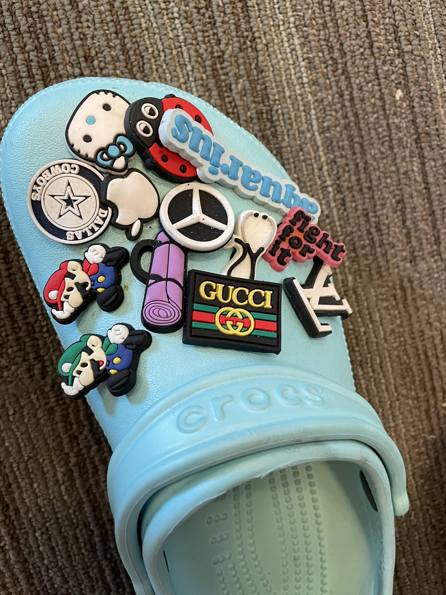 nvisionsunshine's tweet photo. @NintendoAmerica look at the two gentlemen in my crocs! https://t.co/qaVoBkbeZk
