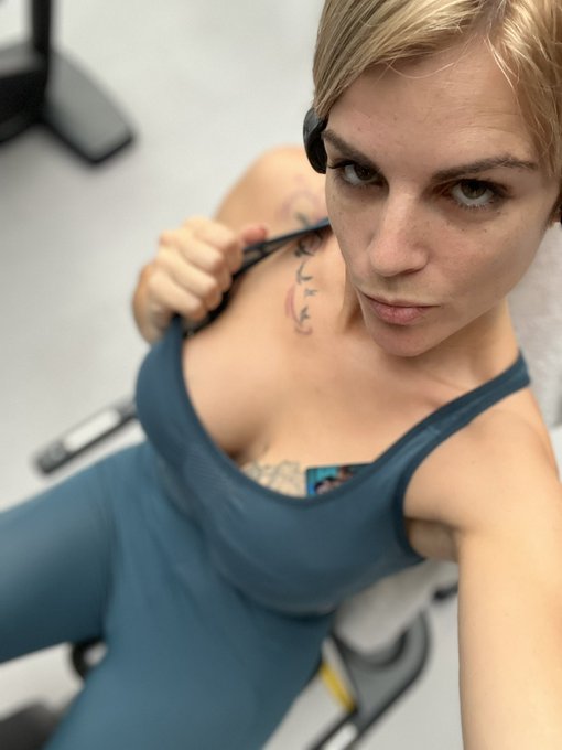 Encore &agrave; la salle on l&acirc;che rien  #fitness #sports #FORCE https://t.co/z3oU8ufUop<a href="/tag/fitness"class="tags">#fitness</a><a href="/tag/sports"class="tags">#sports</a><a href="/tag/force"class="tags"><span>#force</span></a>