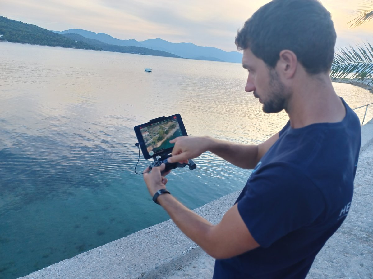 ghostdivingorg's tweet photo. Innovation! 🦾 Drone research vs. marine pollution: 1-0 with @solomilne @WolfFishLtd @GGGInitiative @healthyseas_org https://t.co/3NWIYYH0J2 #drones #marineconservation #ghostgear #ghostfishing #ghostdiving #greece https://t.co/2fUOHCu6Rx