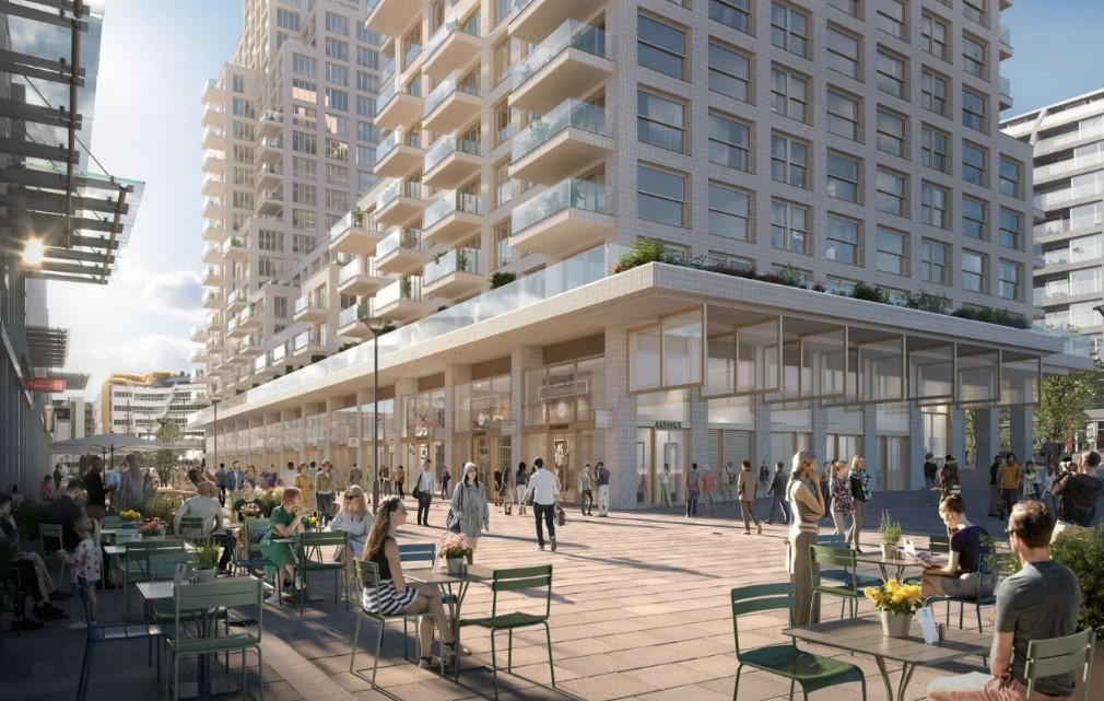 marcellodipotti's tweet photo. Het zou wel eens kunnen (maar pint u mij er niet op vast) dat dit het laatste jaar was dat je kon zonnen op het populaire grasveldje naast de Markthal. Want de start bouw van @RottaNova staat voor 2023 op de rol. Betaalt miljardair Aat van Herk uit z'n kontzak! Ziet er blits uit! https://t.co/N6Ih0LvALm