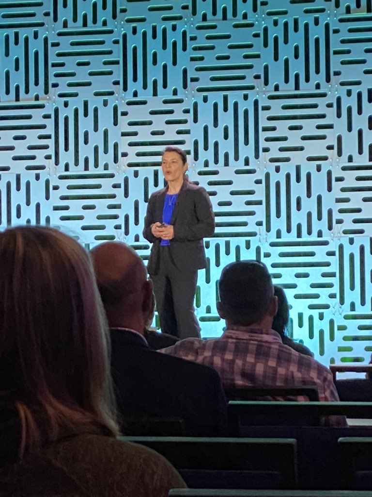 Here we go!!  Day 1 of #forrsecurity 2022. <a href="/sbalaouras/">🏳️‍🌈🇺🇸🇪🇺 @sbalaouras@mastodon.green</a> talking about how #Security and #risk build or break trust.