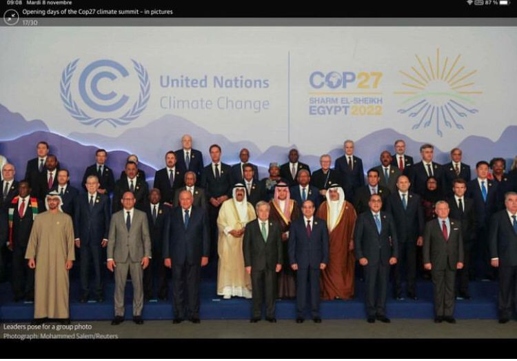 osezlefeminisme's tweet photo. Où sont les femmes ?!  

Alors que les femmes sont les premières victimes de la crise climatique, les négociations à la #COP27 sont menées principalement par des hommes😤

#BoysClub https://t.co/ZTLYwtDEe8