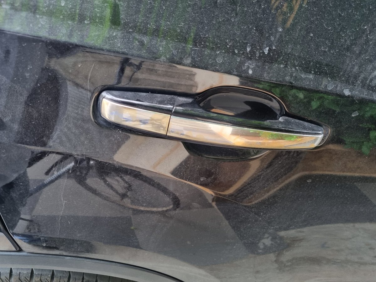 Deepuroyal99's tweet photo. I Purchased my Tata Safari Dark Gold Edition in March the gold croming has gone and tyre has got damaged i trusted Brand Tata all my old vechiles are @anandmahindra totally Disappointed 
97056 99999 
Deepu
Hyderabad 
Bhel
Till today there is no response from Tata Motors https://t.co/lbS5lU9gIy