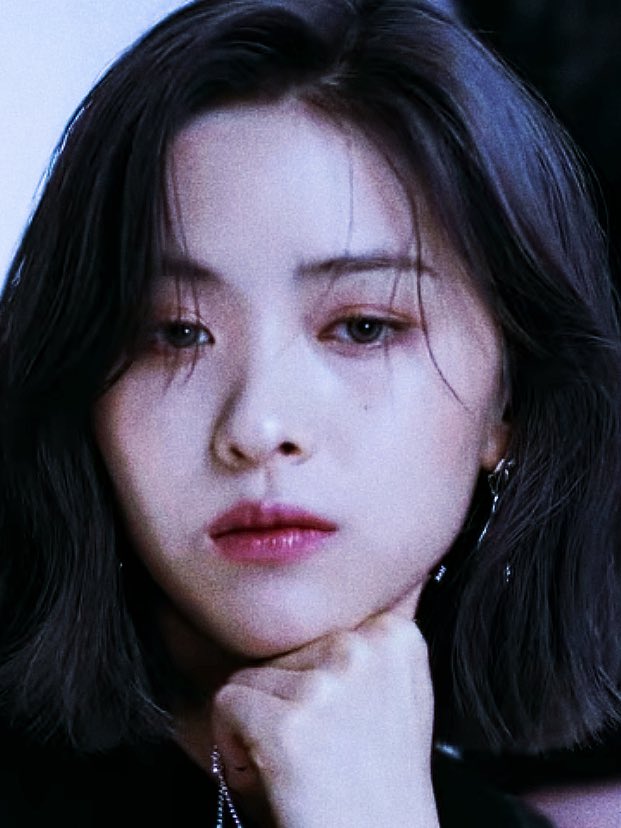 Short hair goddess 🖤