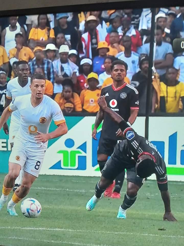 MZWANDILE_EMCEE's tweet photo. @iDiskiTimes @SLBenfica Even Romeo saw it before 🔥😂😂😂😂😂😂😂 https://t.co/BvEZYrEWAf
