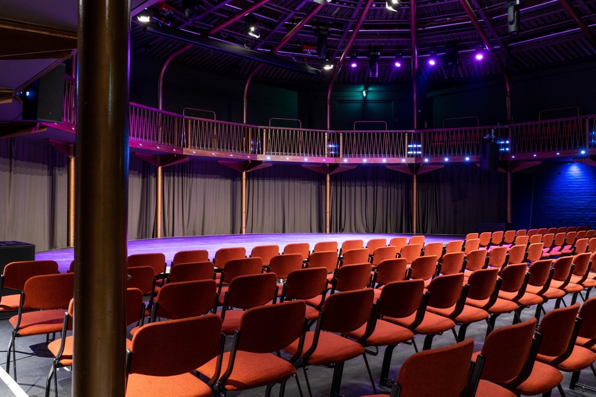 When your digital creative doubles as a great photographer👯‍♀️ 

Check out photos by <a href="/byelenarae/">elena rae</a> for the <a href="/TheAlbanySE8/">Albany Deptford</a> venue hire📸

#agency #london #digitalagency