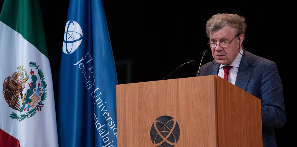 El séptimo Encuentro del Humanismo y las Humanidades del #ITESO comenzó con una conferencia a cargo del francés Roger Chartier, quien disertó sobre las prácticas del humanismo renacentista. La actividad, que seguirá hasta el jueves. ite.so/fl2mw