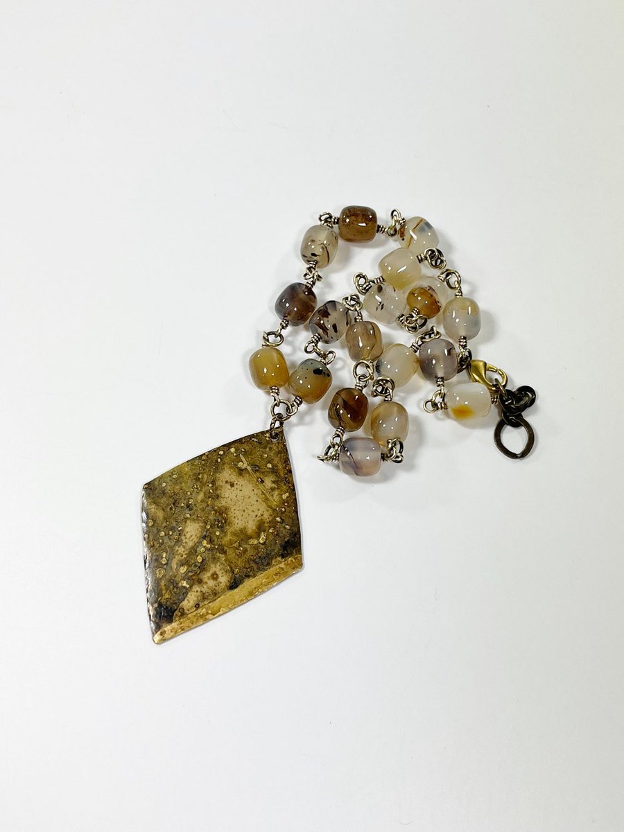 JudysTreehouse's tweet photo. Chunky Brass and Agate Gemstone Statement Necklace, Golden Brown Earth Tones, Beaded with Large Pendant, Bold Eclectic Fashion Jewelry https://t.co/NfFYlhd2qy
#jewelry #fashion #classycasual #style #eclecticfashion #necklaces #womensfashion https://t.co/PuTbRwH6OP