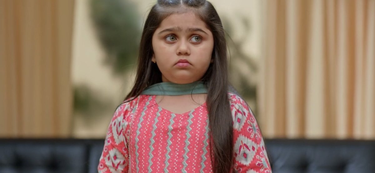 Rosalinedreams's tweet photo. Arre small mercies. Pihu thinking about her father. 

#NakuulMehta #BadeAchheLagteHain2 https://t.co/rOjMDQoRiX