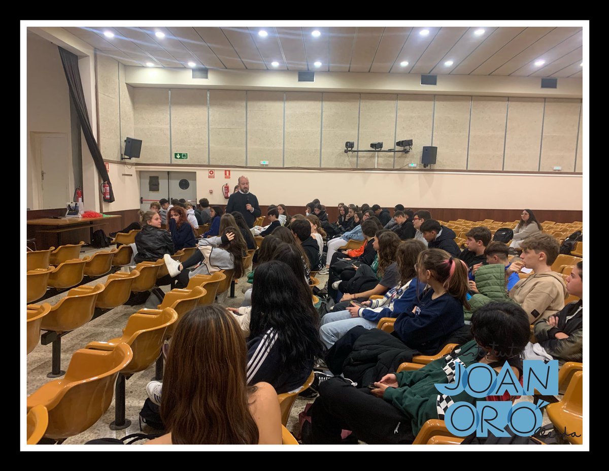 INSJoanOro's tweet photo. What is the secret 🤫 for a happy successful life? Ask our #1stBAT students.
They've been refecting on 💫TALENTS with @gorkabartolome in the 1st capsule in 🇬🇧 in mentorship sessions.

#capsulaenangles #batxilleratplus
@GLOBALLEIDA

#ComunicaT🗣️ #ConnectaAmbLaVida🧬 #AnyJoanOró🔭 https://t.co/TIe0CcJCR3