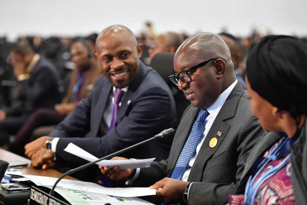 PatrickMuyaya's tweet photo. #RDC : Sur la tribune de la #COP27 @LukondeSama rappelle nos efforts pour la lutte contre le changement climatique et les compensations justes attendues des pollueurs. Il a aussi dénoncé l’agression du Rwanda/M23 qui détruit l’écosyst��me dans le parc de Virunga #PaysSolution 🇨🇩🇨🇩 https://t.co/nR2VNN5pTn