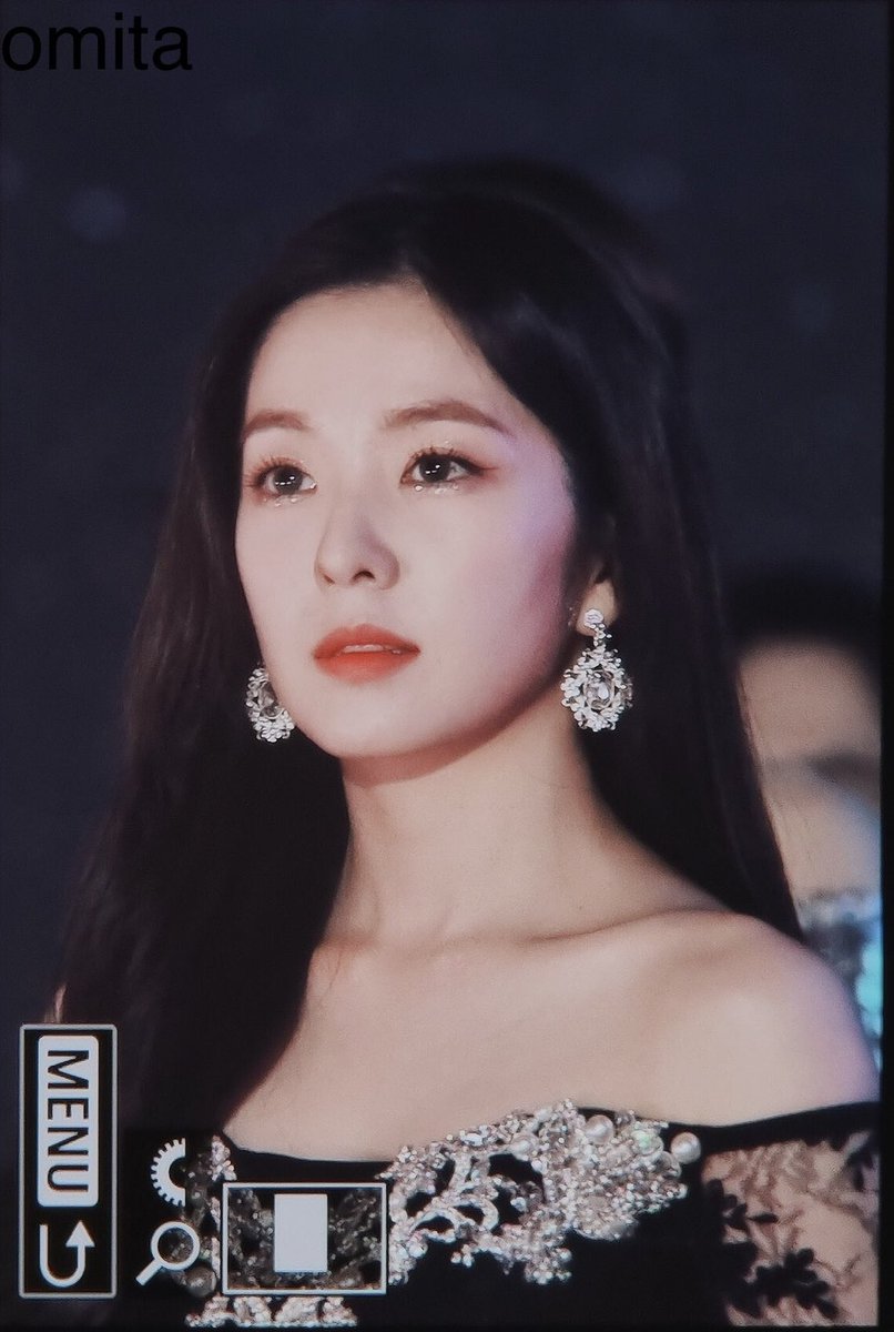 wndmrymxff's tweet photo. who gaf about cb when irene looks like this UNEDITED??? she just called me ugly in 329 ways im crying https://t.co/3V0QbqdHaZ