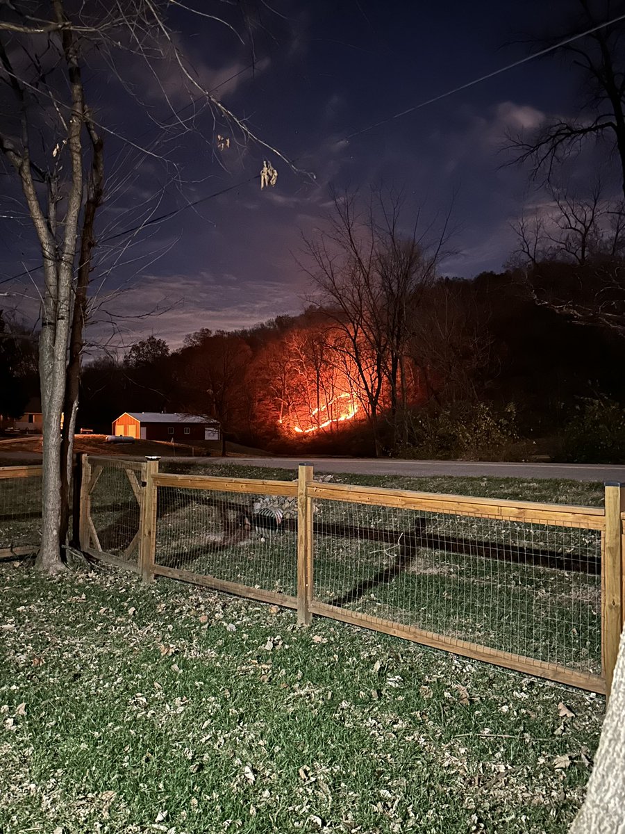 One of the #perks of BCN’s location is the neighbors willingness to assist with tree removal. Fun midnight wake-up last night to a rogue wildfire behind 1 green.