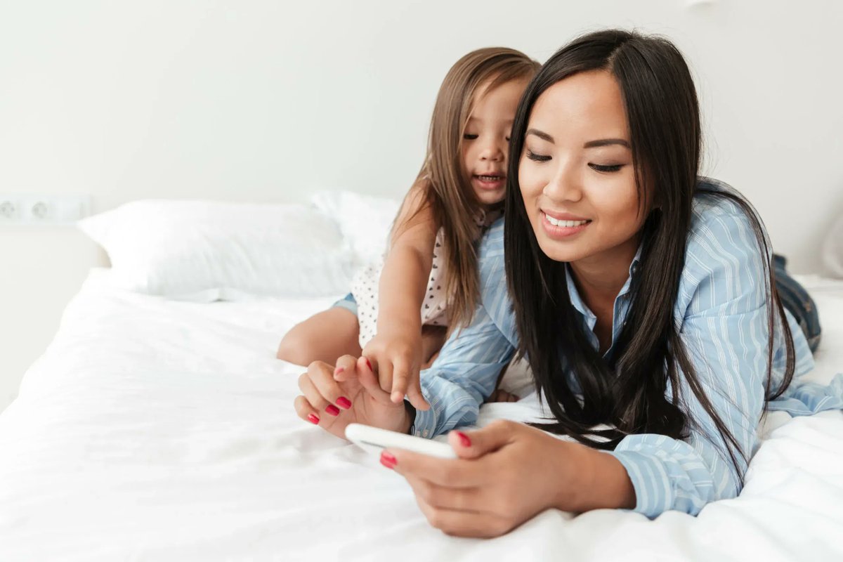 CooneyCenter's tweet photo. How do you build #parenting support tools that parents want to use? @PujaBalachander shares some takeaways she learned about adapting to user needs while developing an AI-driven app that offers child development tips for new parents. @LSXfellowship https://t.co/n6BmCqwQP8 https://t.co/IRRtfb87Rk
