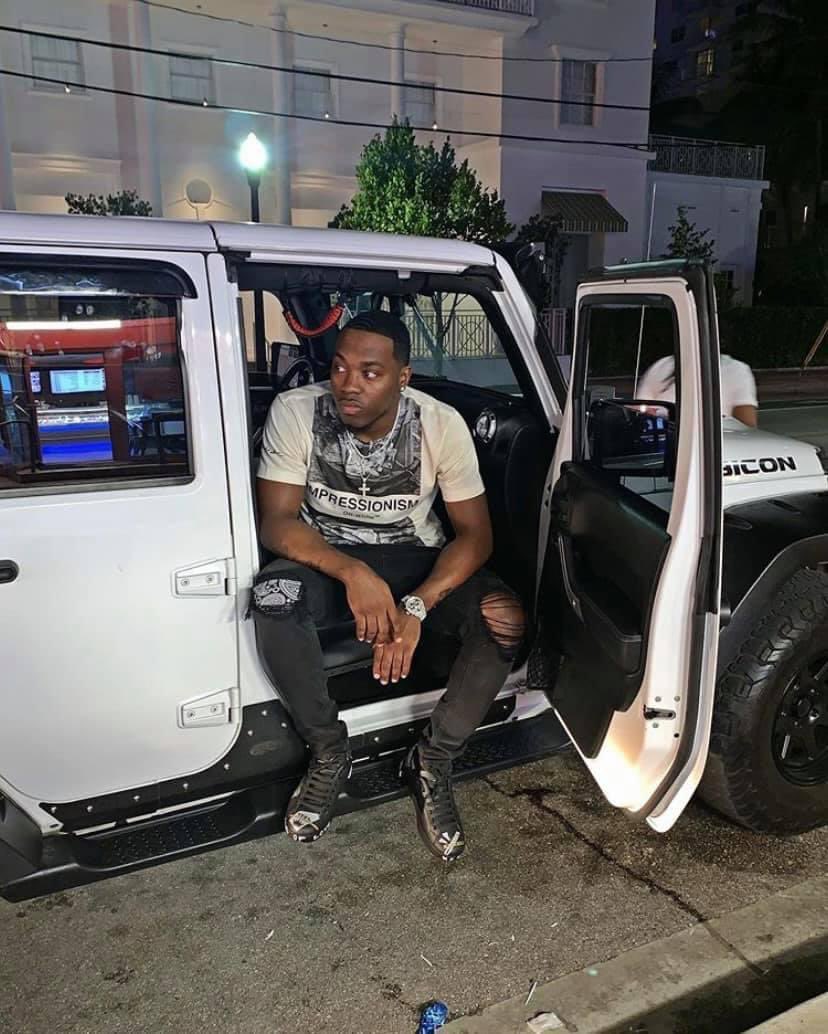 dotonthacut's tweet image. 2 years later. Still look for you to pull your cameos on holidays. Still go to yo IG and look for that drop. Still don’t feel real #YHV #LAV #LLV #TheMostMissed 🕊️🖤