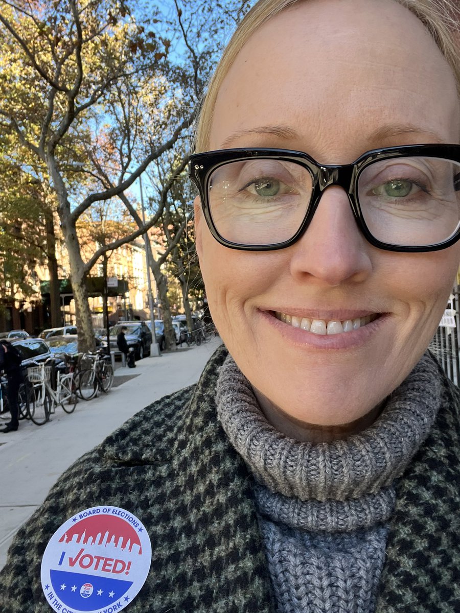 NellyMoloney's tweet photo. Please get your butts out and vote. Always feels great. 👍🏻🇺🇸🗽#VoteBlueToSaveDemocracy https://t.co/a1DpiBAnhM