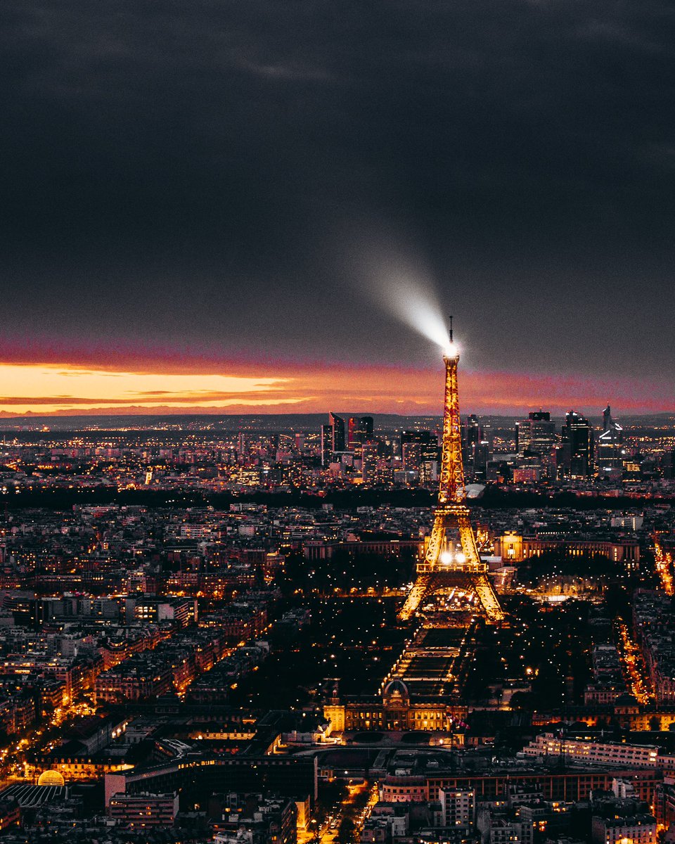 byjeffonline's tweet photo. The city of light #paris https://t.co/AvjSmGEQGn