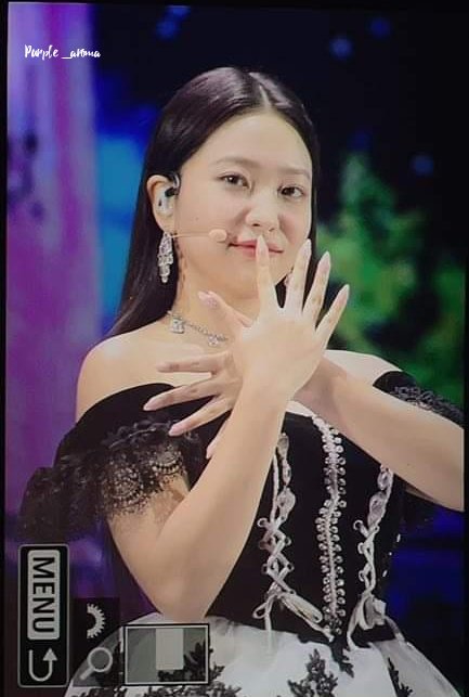 Purple_aroma's tweet image. 221108 GMA❤️
#예리 #레드벨벳 #RedVelvet #yeri