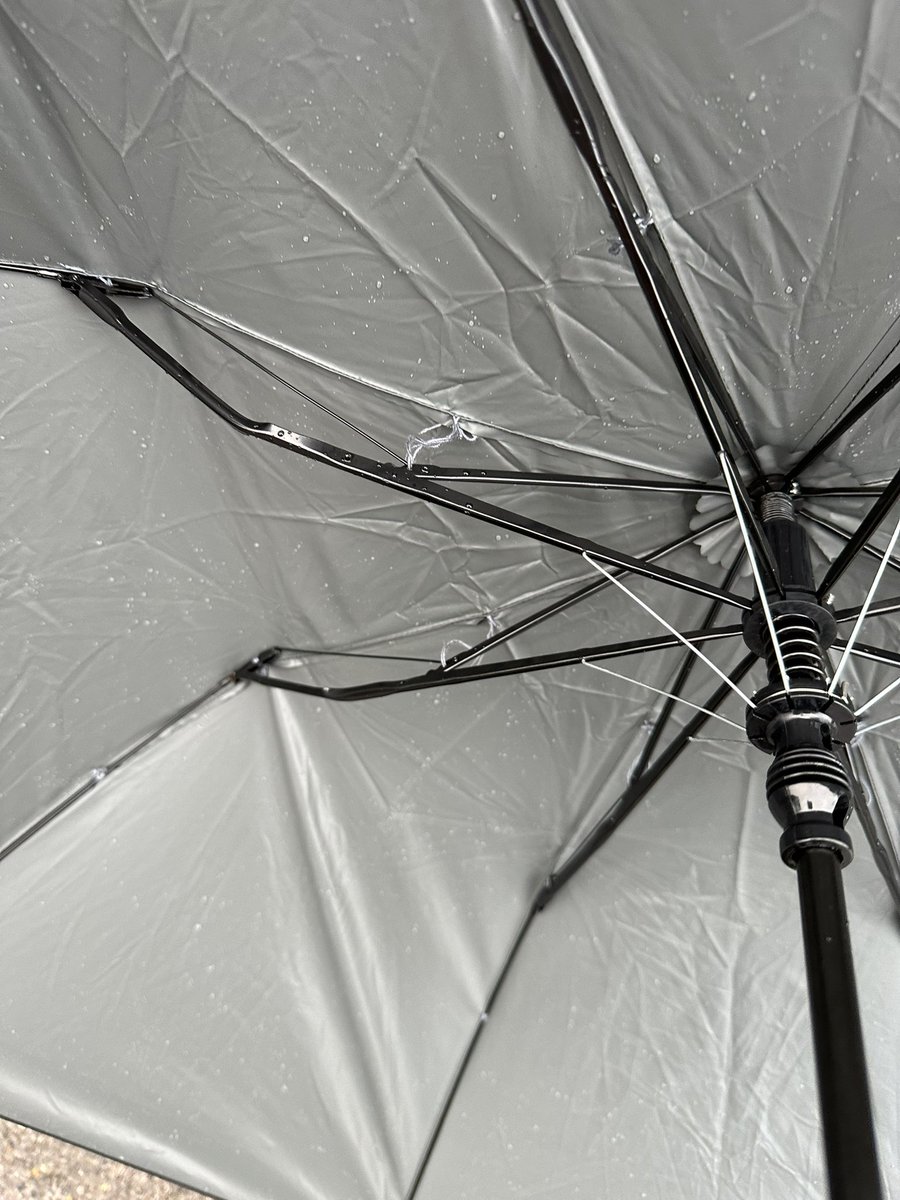 Colla_1's tweet photo. @elonmusk may be able to send people into space, but he certainly can’t keep me dry in a rain storm 😅 @Tesla https://t.co/mzCumM2qey