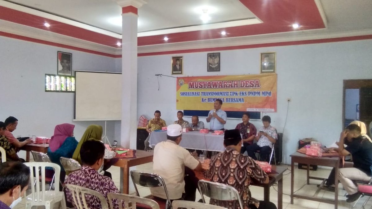 Fasilitasi Musdes Sosialisasi Transformasi UPK eks PNPM MPd ke Lembaga Bumdesma di Desa Gedong, Kec. Patean yg dihadiri oleh Tim Monitoring dari Dispermasdes Kendal.
#PendampingKendal <a href="/jokowi/">Joko Widodo</a> <a href="/halimiskandarnu/">ABDUL HALIM ISKANDAR</a> <a href="/ganjarpranowo/">Ganjar Pranowo</a> <a href="/dicoganinduto/">Dico Ganinduto</a> @Kemendespdtt <a href="/tppkemendes/">TPP KEMENDES</a> <a href="/TPPJateng/">TPP PROVINSI JATENG</a>