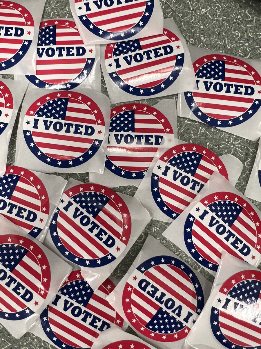 PrestonSLH's tweet photo. ELECTION DAY! Don’t forget to vote @SLHeights https://t.co/NTRGMKWv5p