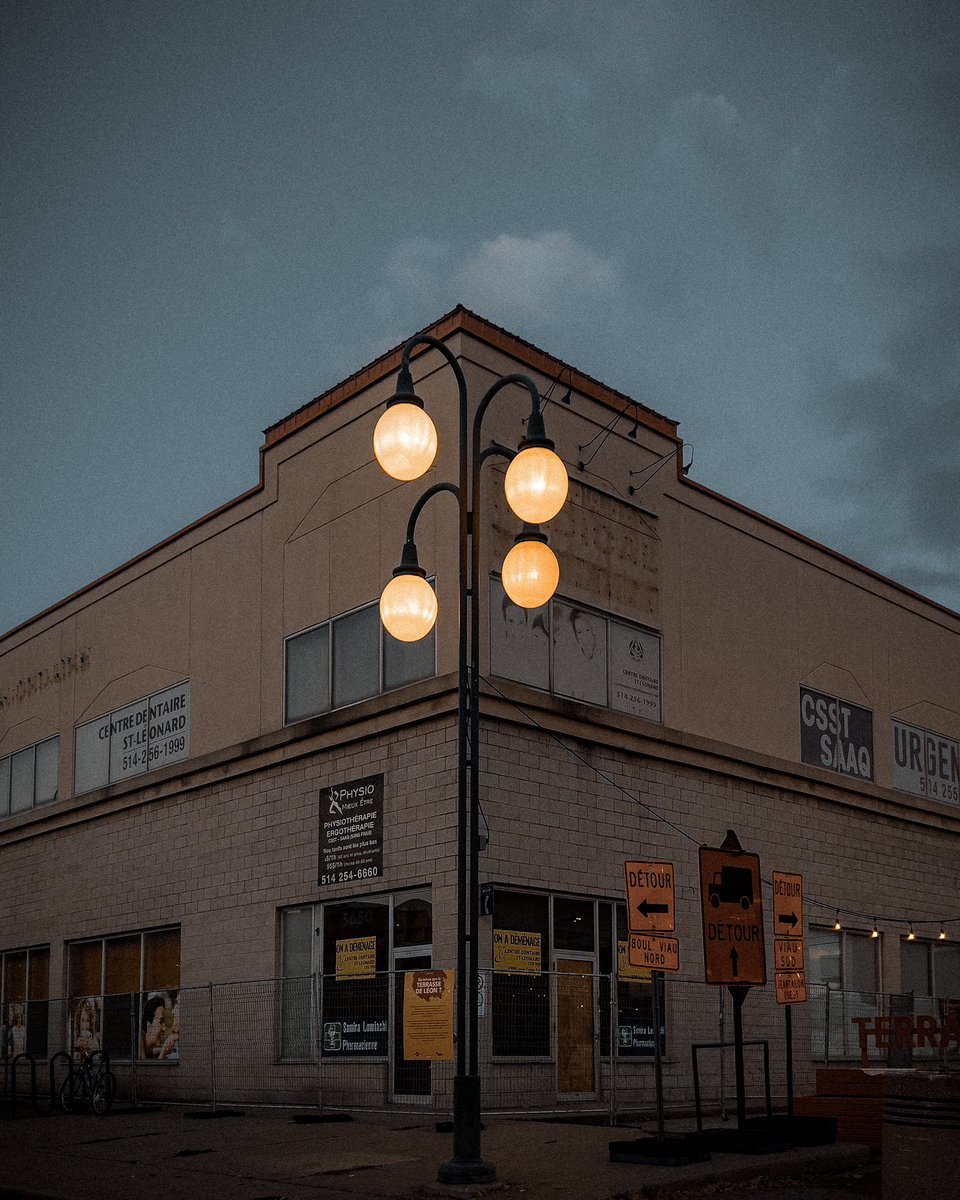 Anisan_i_'s tweet photo. //  ⭕️💡𝖲𝗍𝗋౿౿𝗍 ᥣɑოρડ 💡⭕️\\
•#Montreal #streetphotographer #shotoniphone #photography #Twitter 
📱📸• 𝕀𝕡𝕙𝕠𝕟𝕖𝟙𝟛ℙ𝕣𝕠𝕄𝕒𝕩 
✍️ 🎨•𝕃𝕚𝕘𝕙𝕥𝕣𝕠𝕠𝕞

•
➡️𝐅𝐨𝐥𝐥𝐨𝐰 𝙤𝙣 𝙄𝙣𝙨𝙩𝙖𝙜𝙧𝙖𝙢 👉🏽@_𝙖𝙣𝙞𝙨𝙖𝙣.𝙞_ https://t.co/M5hw3qdvqK
• https://t.co/xjWriwMcSG