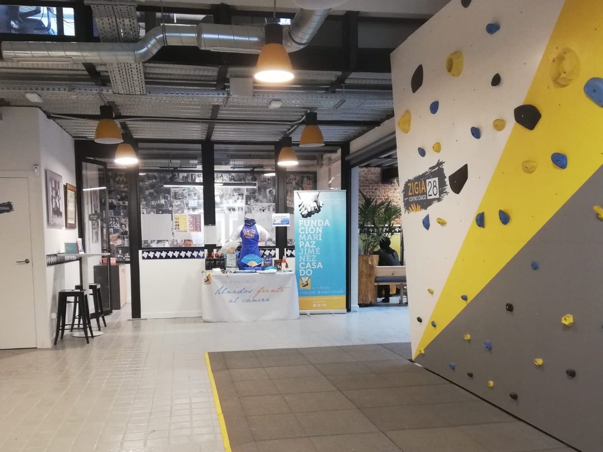 LFChannel's tweet photo. 🎙️📸 Hoy hemos hemos asistido a una entrevista con nuestro cliente @Nextdoor y hemos podido conocer el centro cívico @Zigia28cc. ¡Qué maravilla de espacio tienen a su disposición los vecinos/as de #CiudadLineal, en📍Madrid.
#PRPassion https://t.co/CzmrPGvmE9