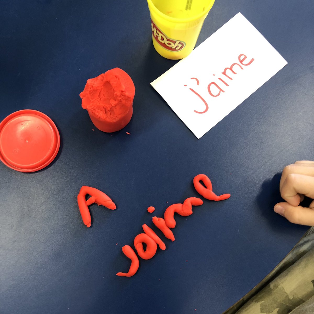 mmekkelly's tweet image. Aujourd’hui nous avons commencé des centres de littératie! Les élèves l’on BEAUCOUP aimé! @HRCE_NS @MmeMiguelle @SkiierGirl8 @BurtonEBES #SeeWhatIAmLearning #FrenchImmersion #EBES