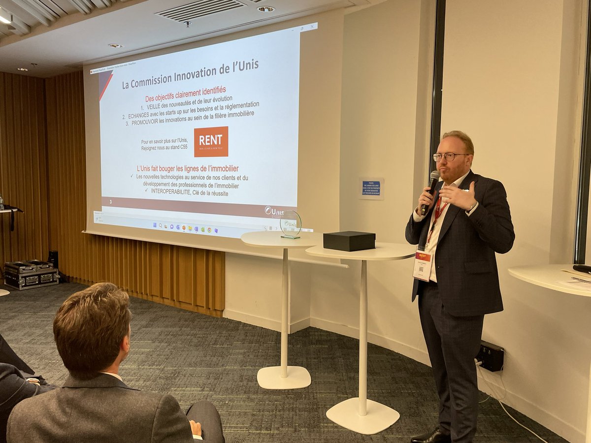 unis_immo's tweet photo. Au #RENT2022, @depozen reçoit le Trophée #UNIS de l’innovation catégorie startup des mains de @DDubrac et @RenaudDALBERA. Les deux autres Trophées seront remis au congrès national del’#UNIS à #Pau le 16 décembre prochain. https://t.co/0noJCY1sej